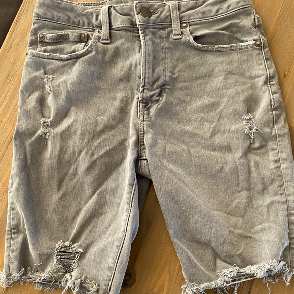 American Eagle, distressed, Bermuda denim shorts. - Picture 4 of 9